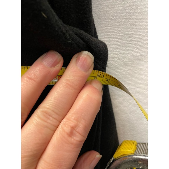 Def Leopard black sweatshirt Pyromania size 21” armpit 23” neck to big ttom - Picture 7 of 7